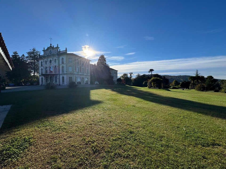 Italien - Varano Borghi - 