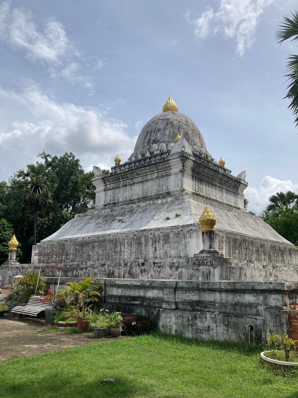 Laos - Luang Prabang - Wat Visounarath mit „Wassermelonenstupa“