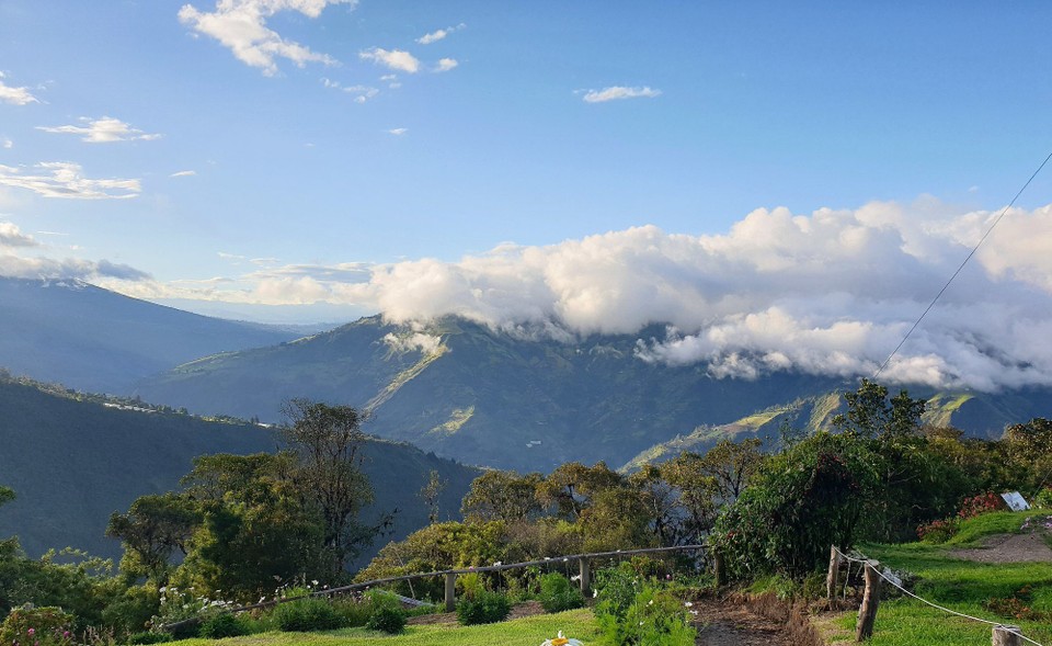 Ecuador - Banos - The view over Banos