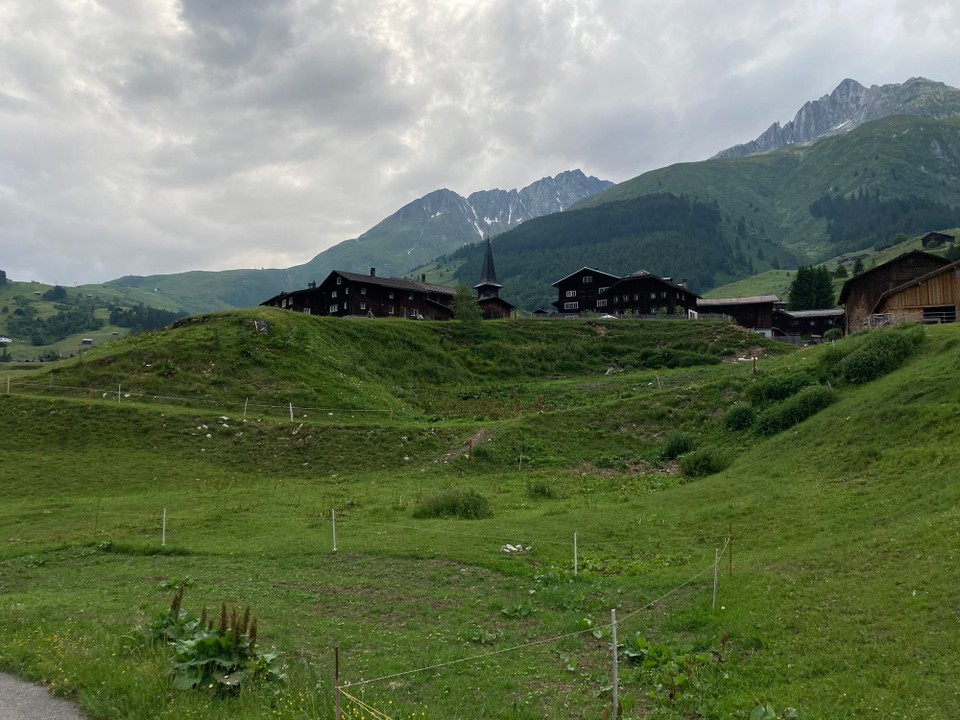 Schweiz - Rueras - Dorfspaziergang