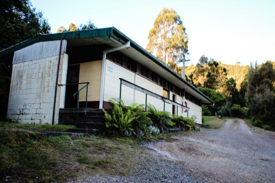 Australien - Rosebery - Nicht wirklich schön hier 😂, war uns aber reichlich egal in unserem Camper 