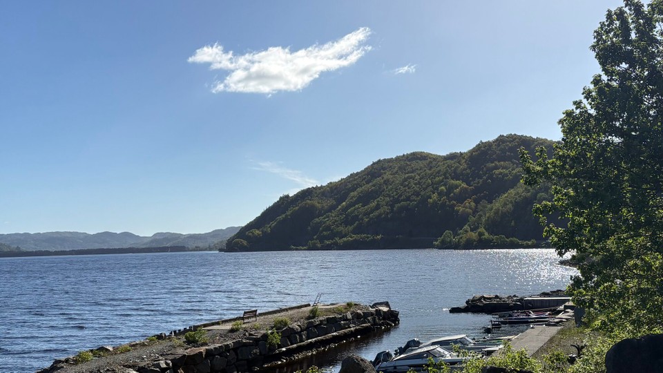 Norwegen - Lyngdal - Was bitte macht die Wolke da? 