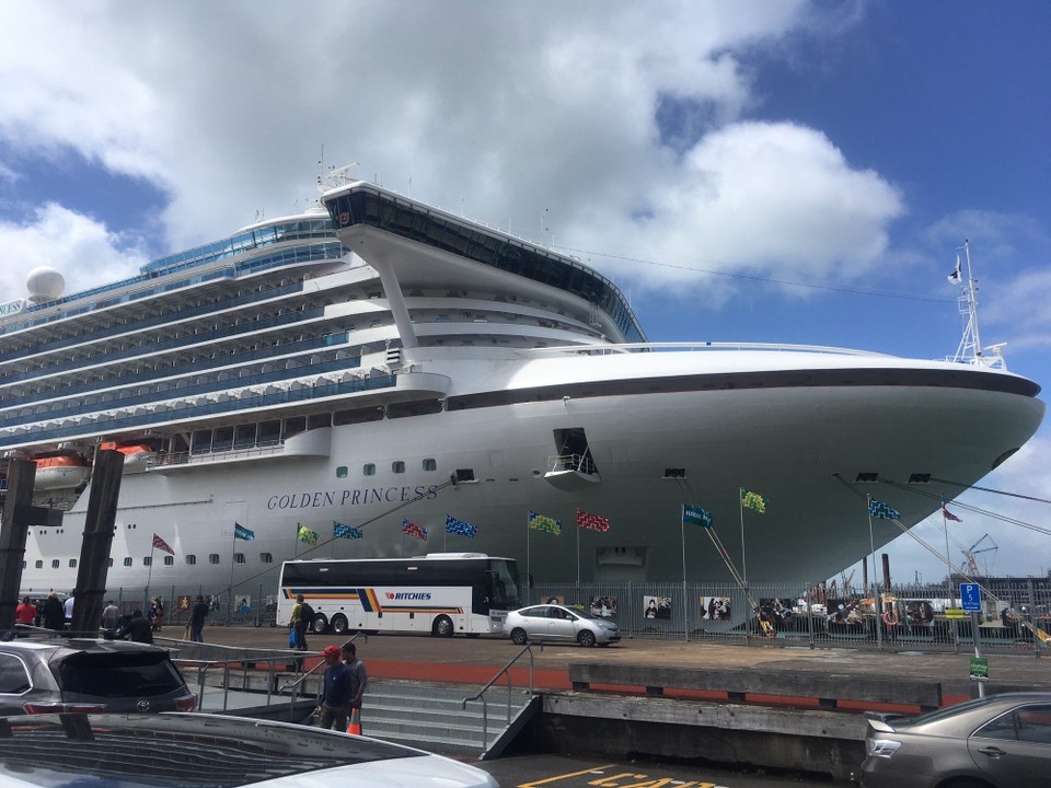 Neuseeland - Auckland - großes Schiff