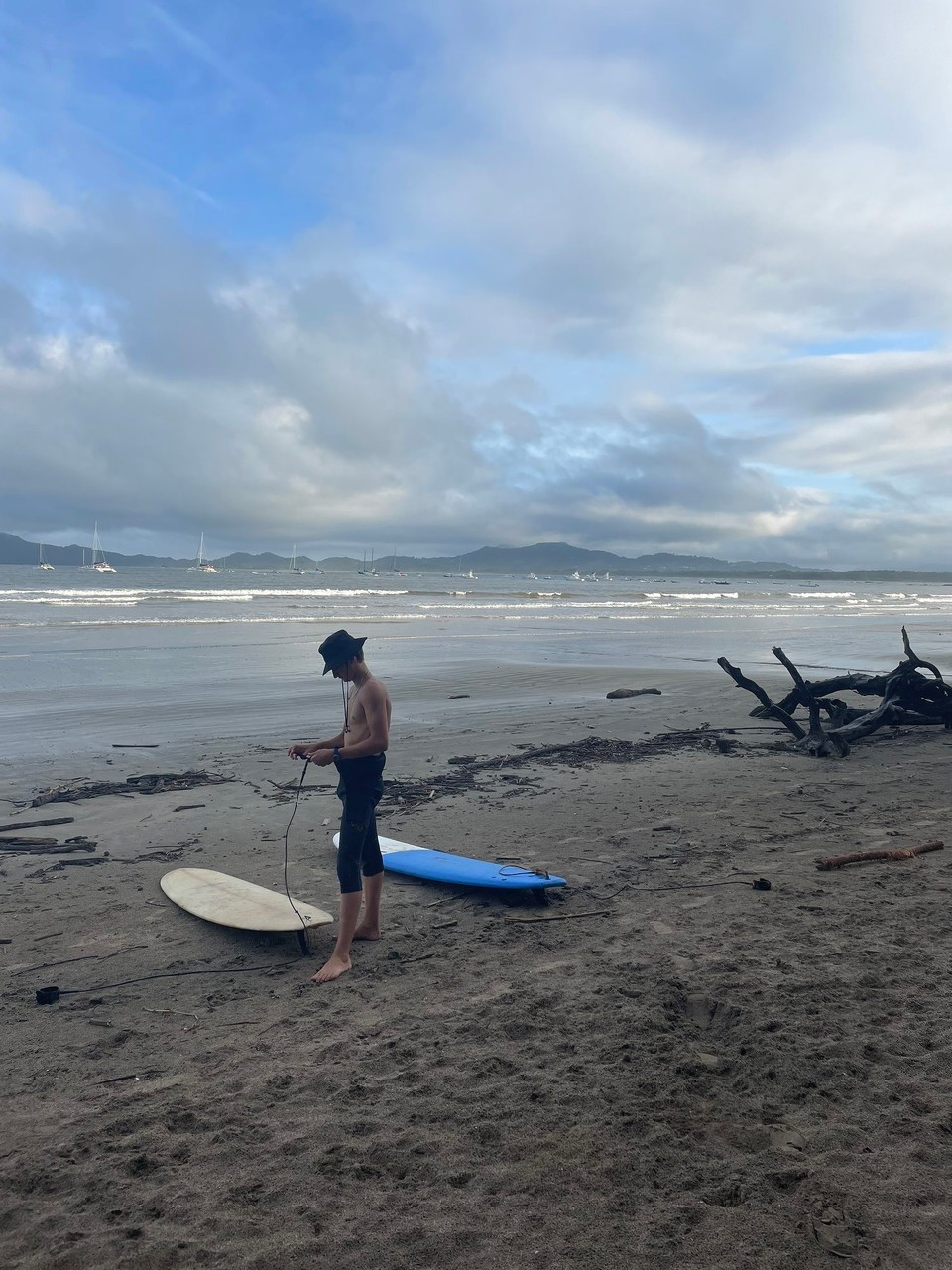 Costa Rica - Santa Cruz - Heute ging es zur ersten Surfstunde - eine Sunrise-Lesson um 6 Uhr 🏄‍♀️