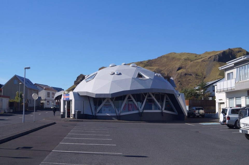 Island - Vestmannaeyjar - Ein modernes Iglo.