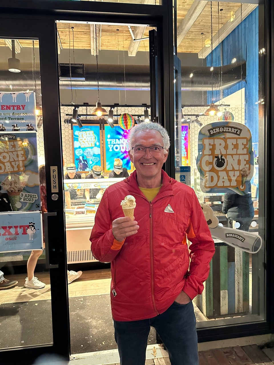 Neuseeland - Christchurch - Free Cone day in Der Eisdiele- das muss ich unbedingt Attilo vorschlagen 