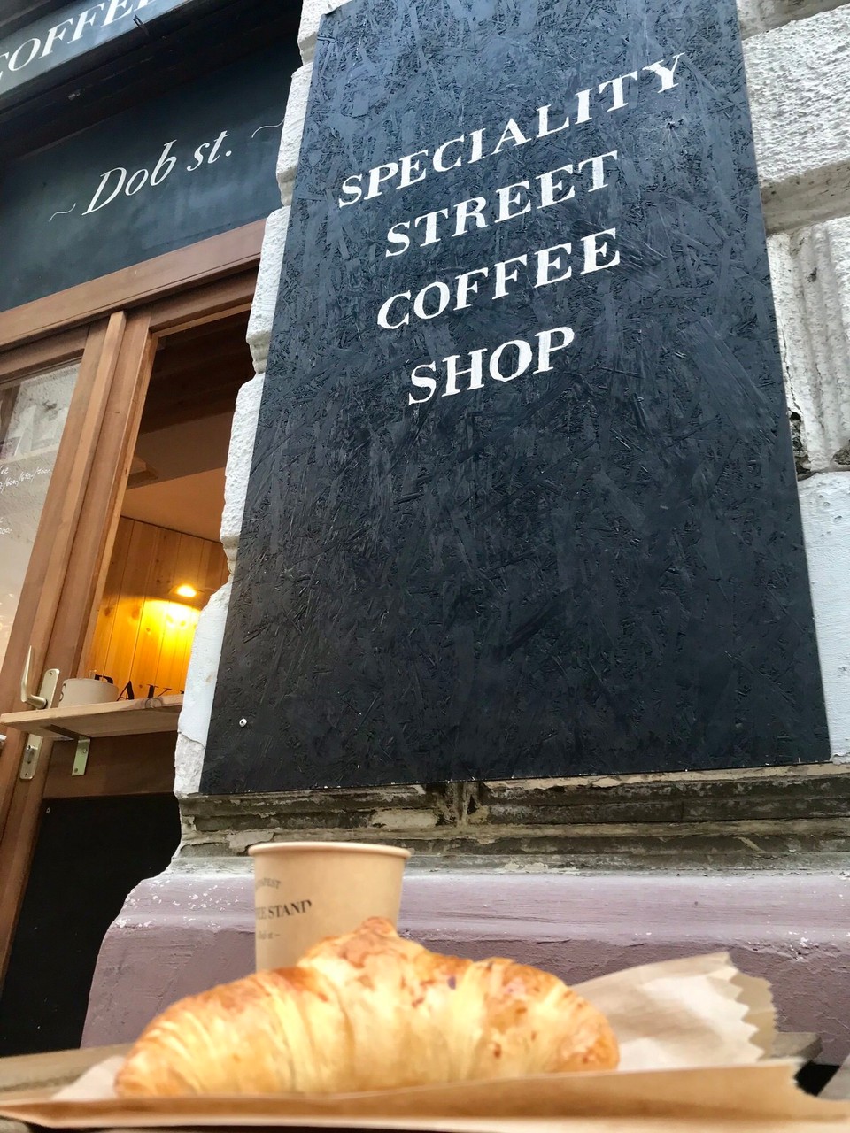 Ungarn - Budapest VII. kerület - Pause | Kaffee | Croissant