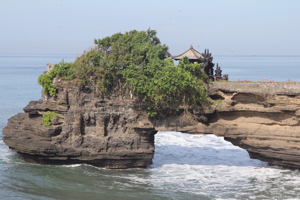 Indonesien - Badung - Einzigartig diese Kapelle über den Meer