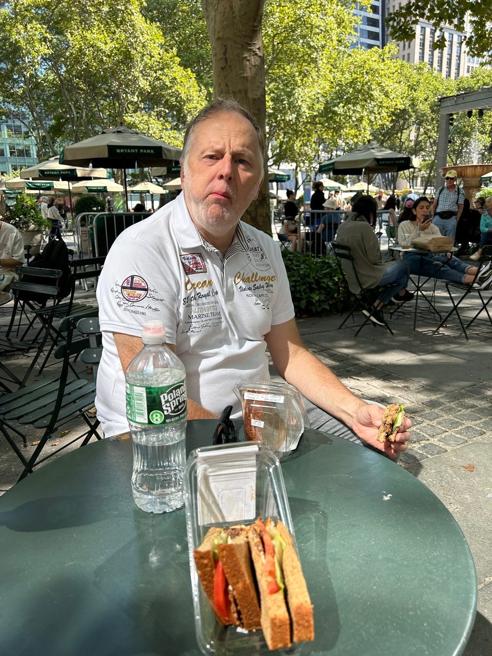 Vereinigte Staaten - New York - Kurz ein Sandwich im Bryant Park 