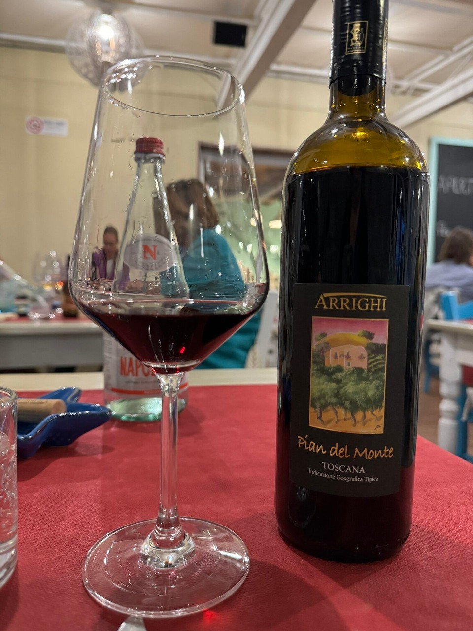 Italien - Porto Azzurro - Wir kosten die lokalen Produkte……Rotwein