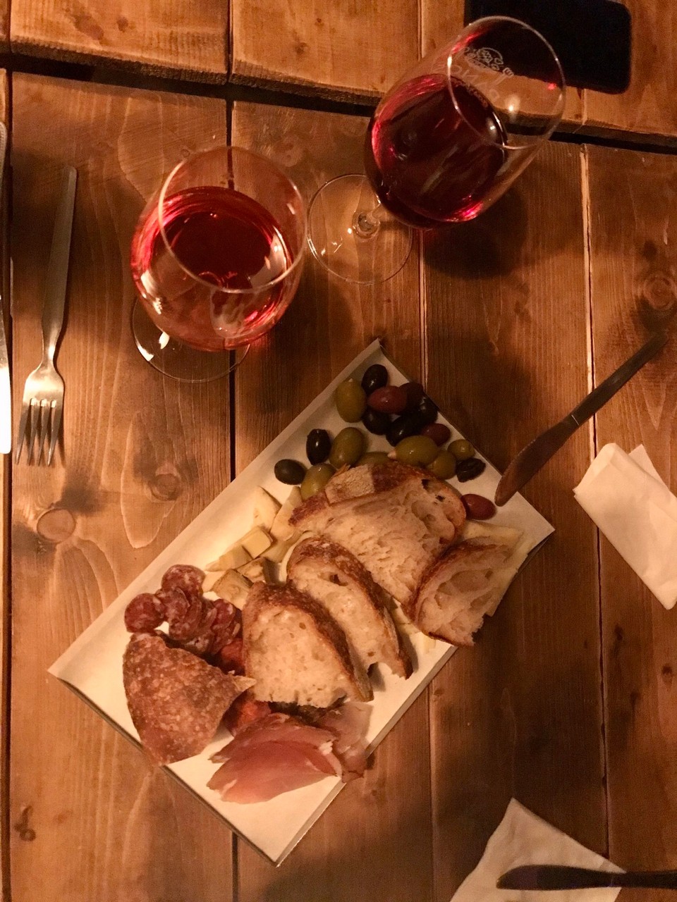 Ungarn - Budapest V. kerület - Vino | Anipasti