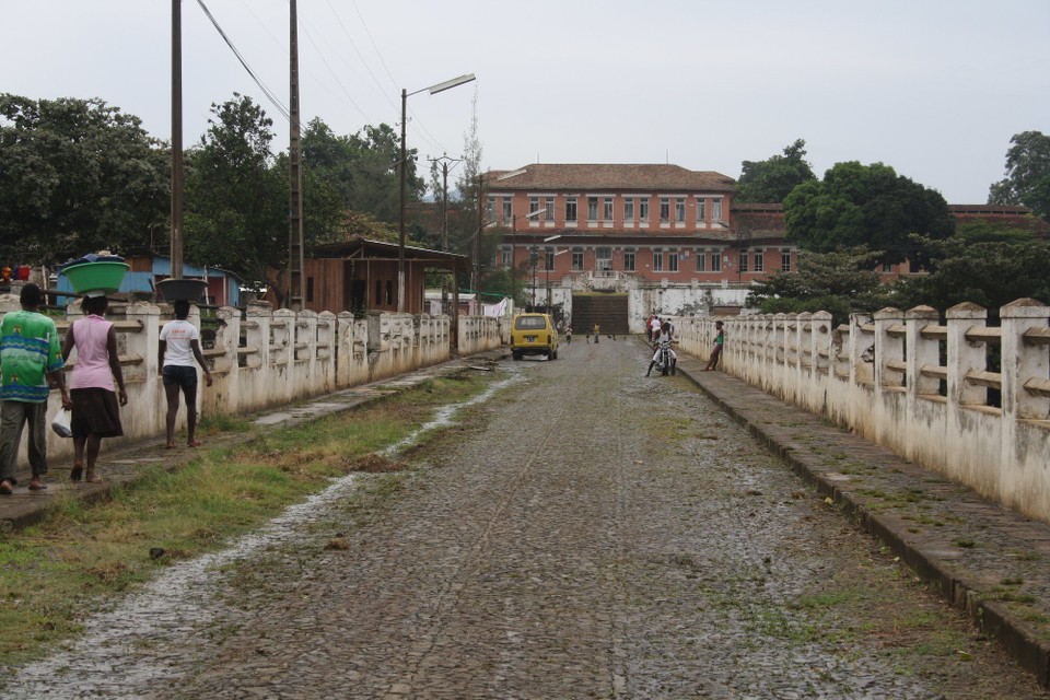 São Tomé und Príncipe - São Tomé - Roca Agostinho Neto