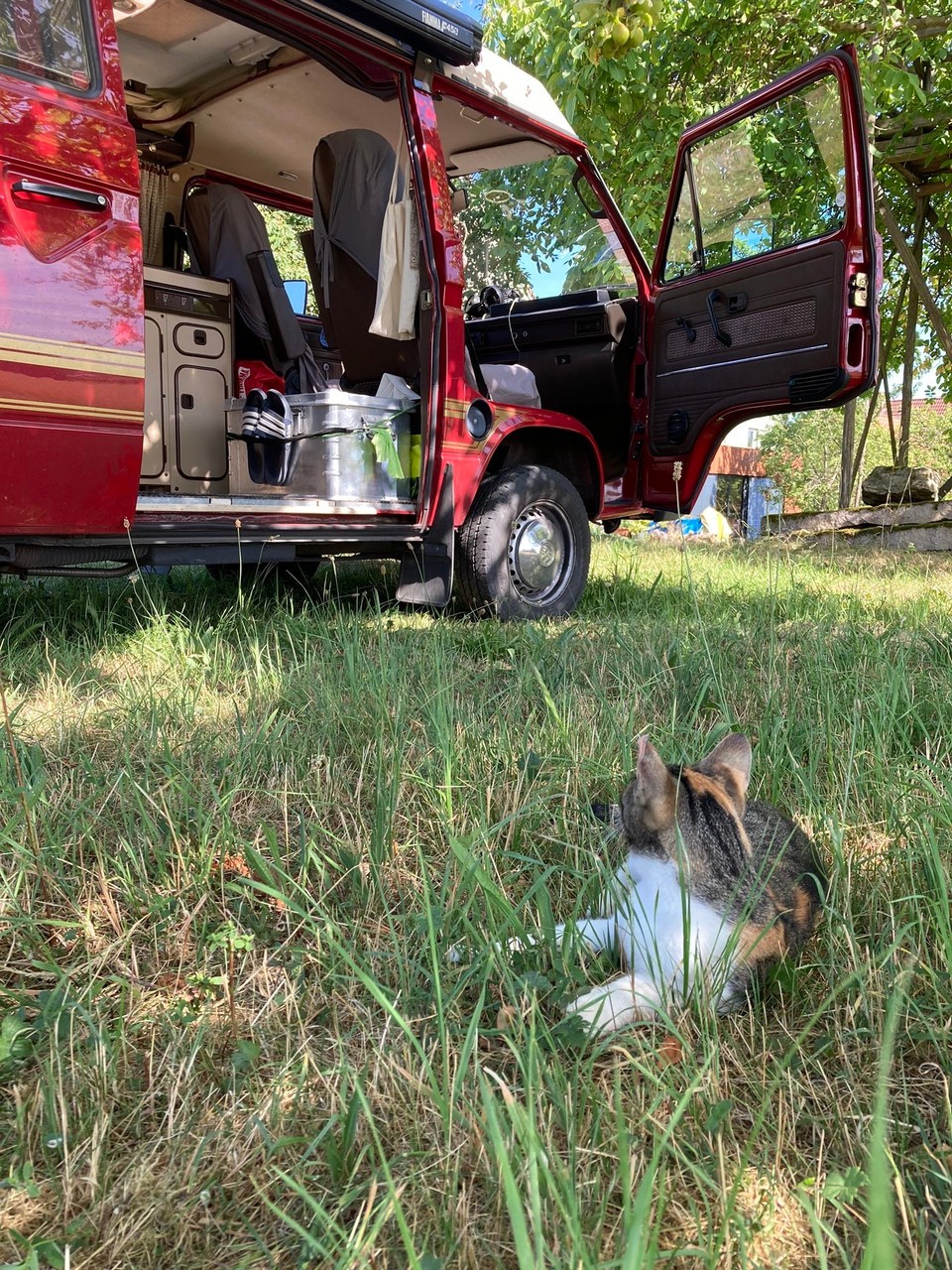 Deutschland - Wartmannsroth - An der Brennerei Bold’s Schnapsidee angekommen 