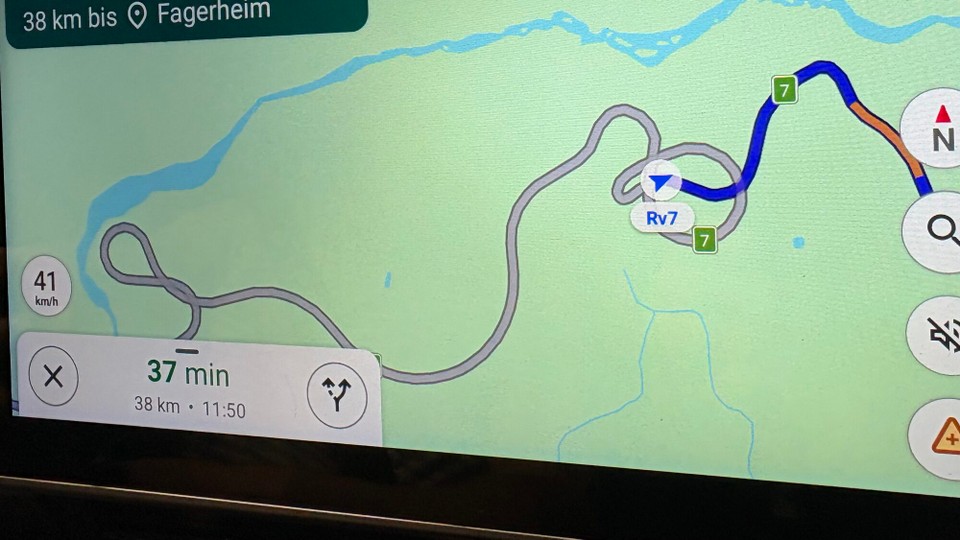 Norwegen - Vøringsfossen - Verrückte Straßenführung 