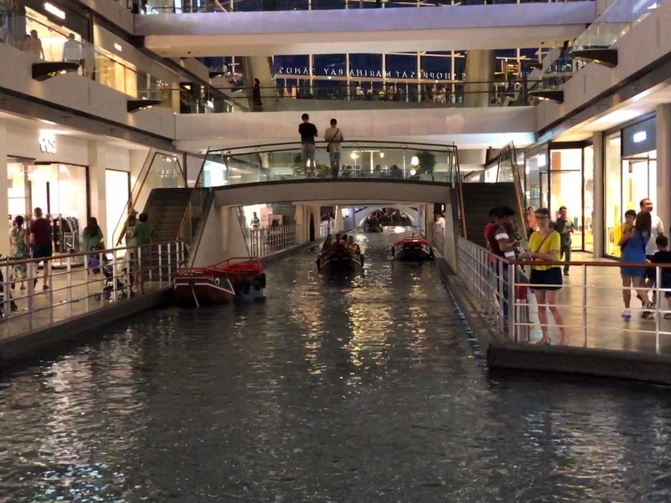 Singapur - Macpherson - Fast wie in Las Vegas, das Hotel gehört ja auch der Sands Gruppe