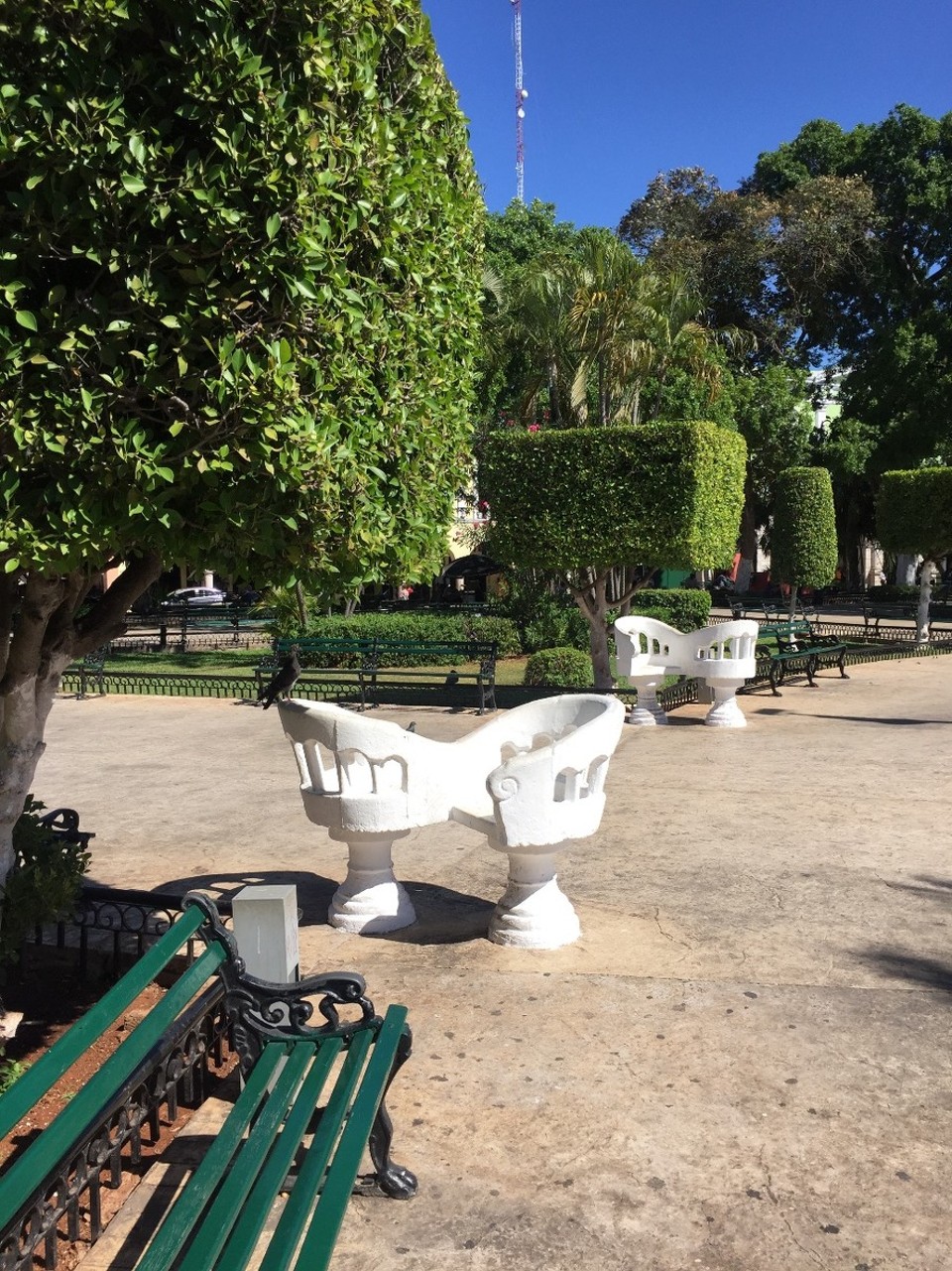 Mexiko - Mérida - Dialogmöbel im Park
