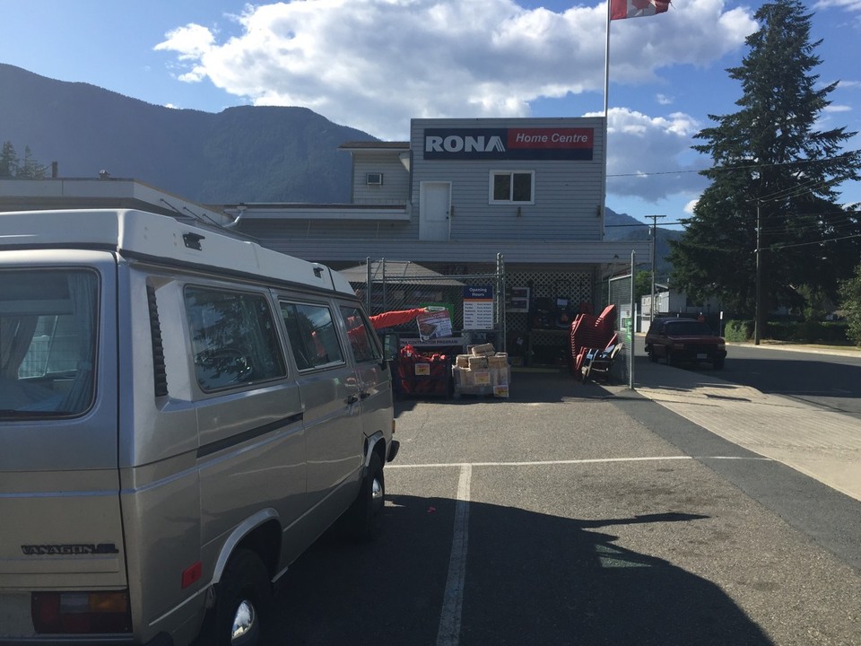 Canada - Hope - Rona, vooral uw wegwerp-bbq's!