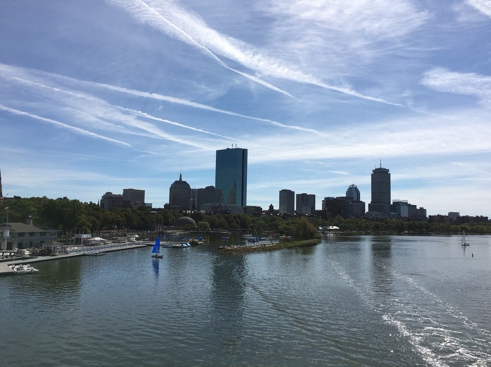  - Vereinigte Staaten, Boston - Boston's Skyline von der Brücke