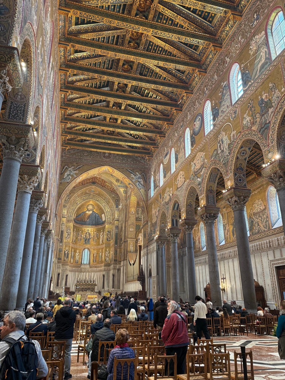 Italien - Castellammare del Golfo - Über 6000 qm goldschimmernde Mosaiken im Innenraum