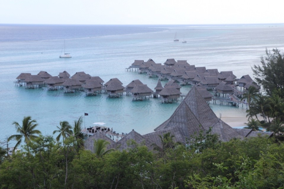  -  - Pfahlbungalows im Atoll