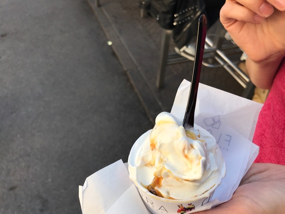 Italien - Riva del Garda - Griechischer Joghurt mit Maracuja