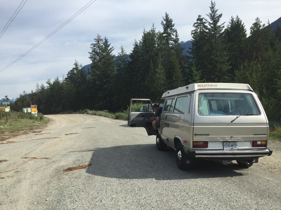 Canada - Whistler - Andere route zoeken. Die is er niet, dus we moeten wachten tot we de berg weer over kunnen.