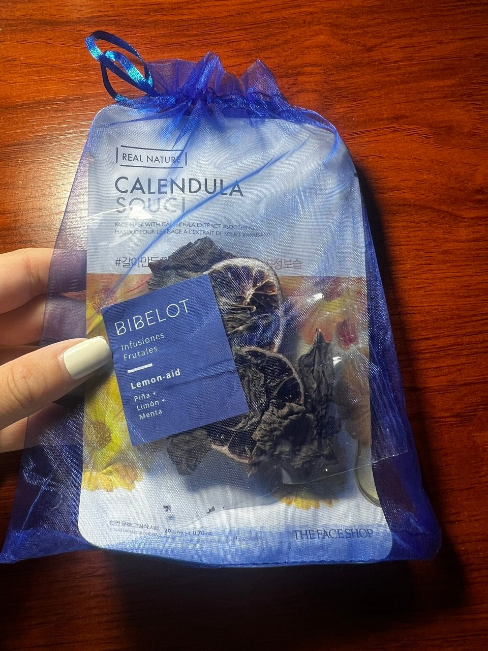 Costa Rica - San José - Ide Schuel hani denn ere Mitarbeiterin vo mim Pyjama Problem verzellt und sie ish sooo en härzigi,sie het mer das Gschenkt damit ich mir glich e schöne Obe chan mache