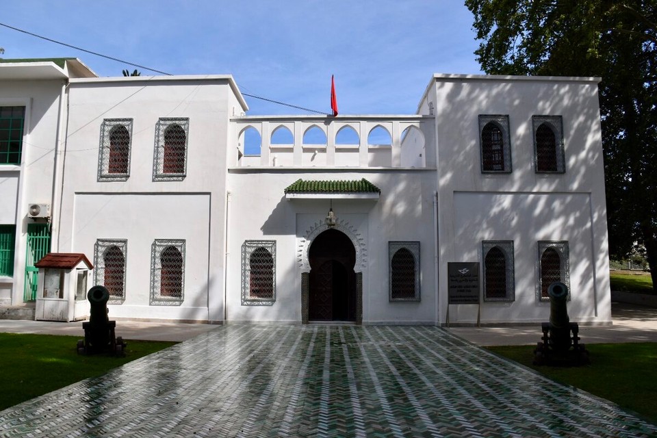 Marokko - Chefchaouen - Hier hat 1905 der gute alte Kaiser Wilhelm II eine internationale Krise heraufbeschworen in dem er den Marokkanischen König seine Unterstützung zugesagt wenn er sie benötigt und Marokkos fortwährende Unabhängigkeit bestätigt.