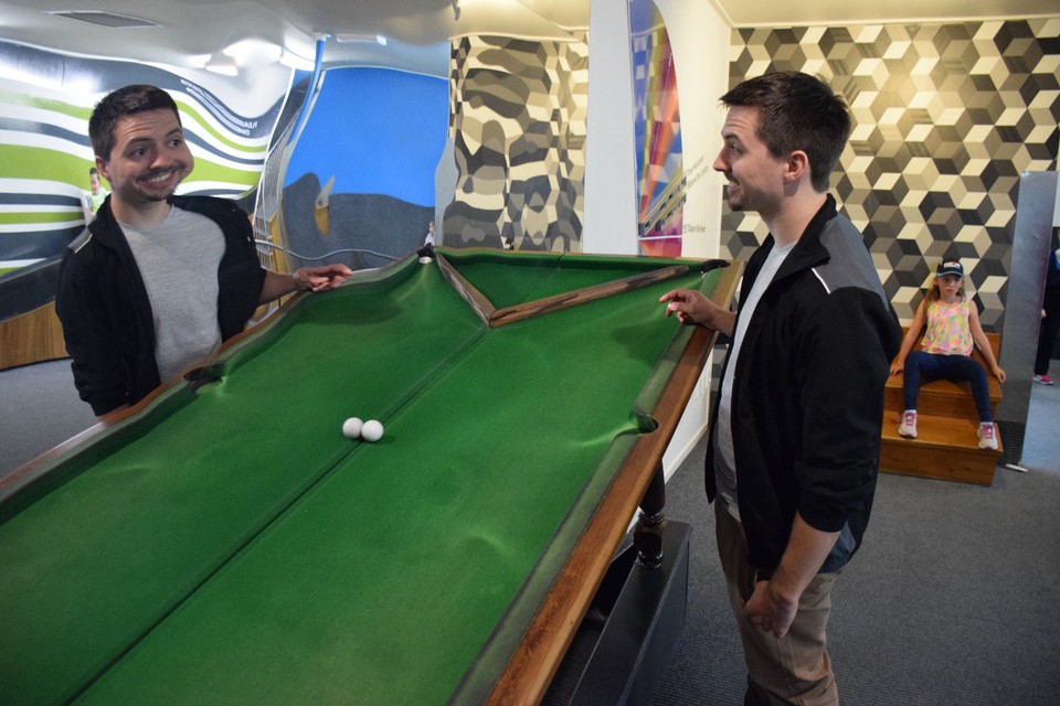 Neuseeland - Wanaka - Billiardbälle rollen hier scheinbar mühelos bergauf...