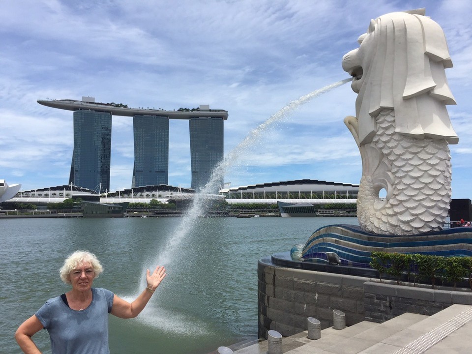 Singapur - Singapur - The Merlion das Wahrzeichen Singapurs. Fabeltier aus Löwe und Fisch