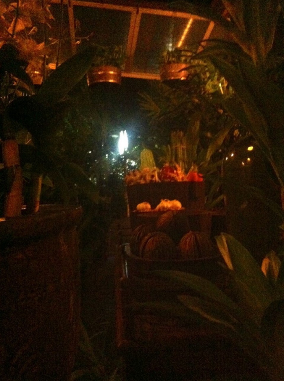 Thailand - Bangkok - Baan Chiang, sehr schönes Lokal beim Holiday Inn, Silom Road