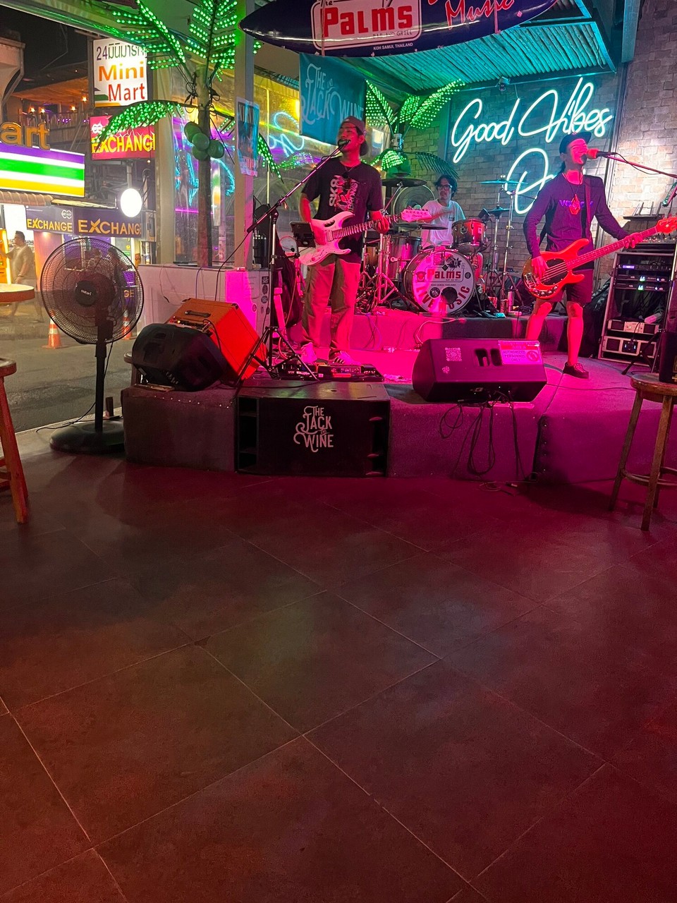 Thailand - Koh Samui - Went to see a live band back in Chaweng and then out out to Hush bar and Green Mango 