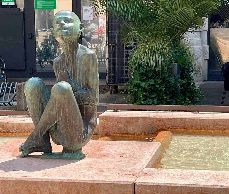 Italien - Padua - Brunnen in Altstadt Padua