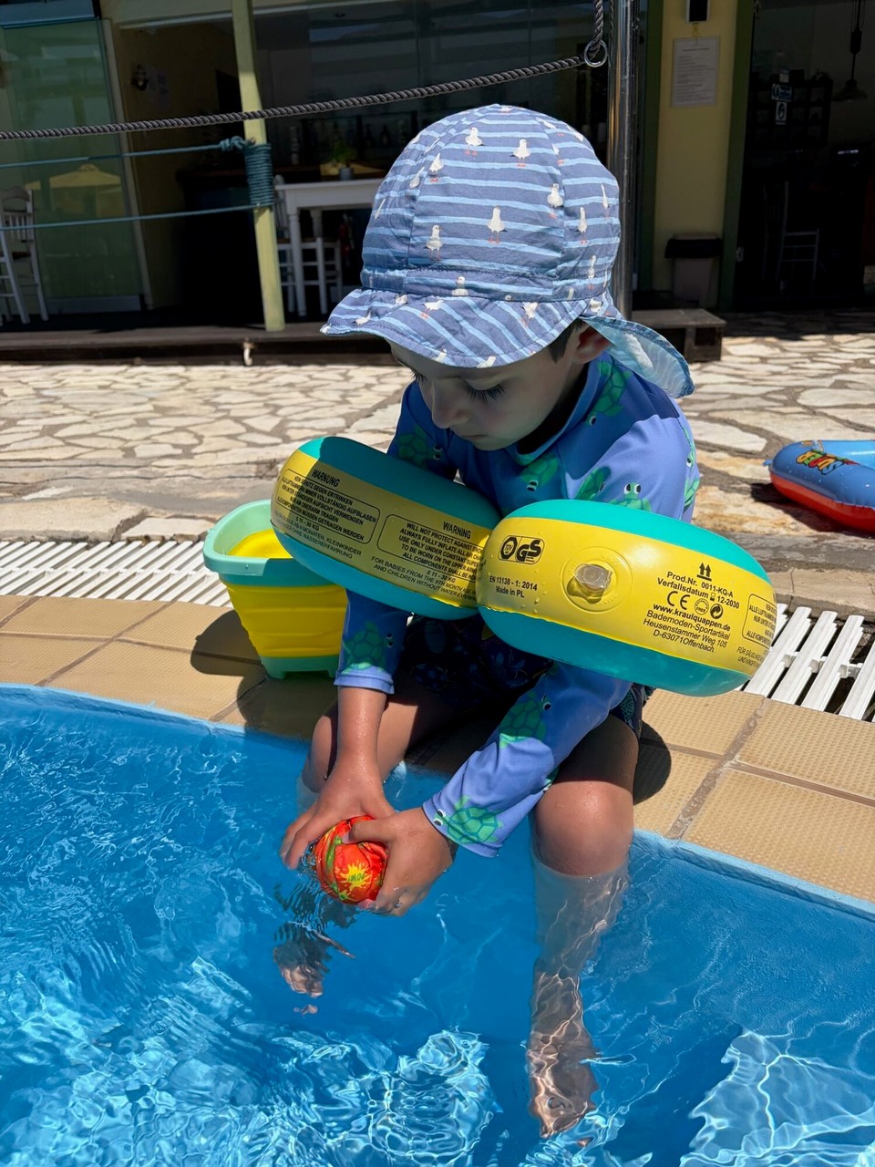 Griechenland - Vlycho - Zurück im Hotel wurde der Pool ausgecheckt.