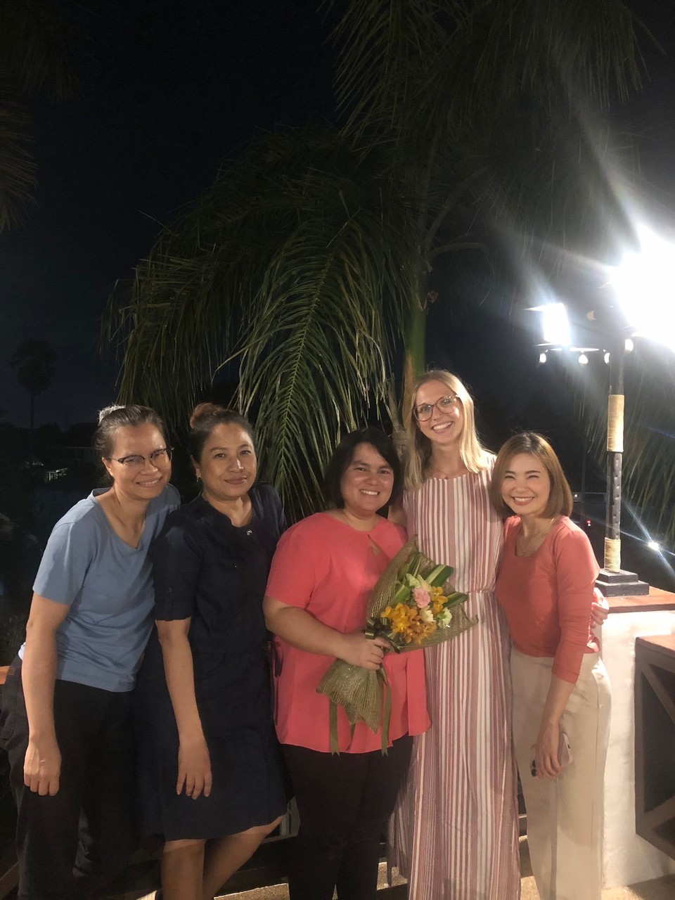 Thailand - Chiang Mai - Die thailändischen Kollegen aus dem Büro (neben mir Khun Nuk und Khun El) 