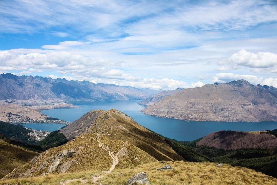 Neuseeland - Queenstown - Am nächsten Tag: Mount Ben Lemond Trek: bis jetzt unser wohl härtester Tagestrip mit 17 km sowie 1400 zu bewältigenden Höhenmetern, 7h...