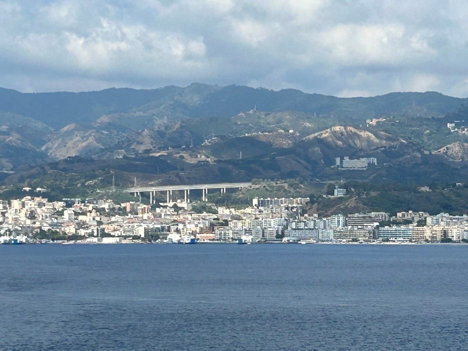 Italien - Lipari - Sizilien aus der Ferne