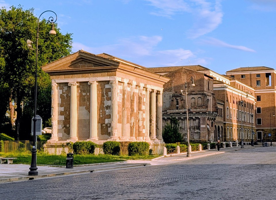 Italien - Rom - Der Tempel des Portunus wurde 100 v.Chr. gebaut und war dem Hafengott Portunus geweiht.