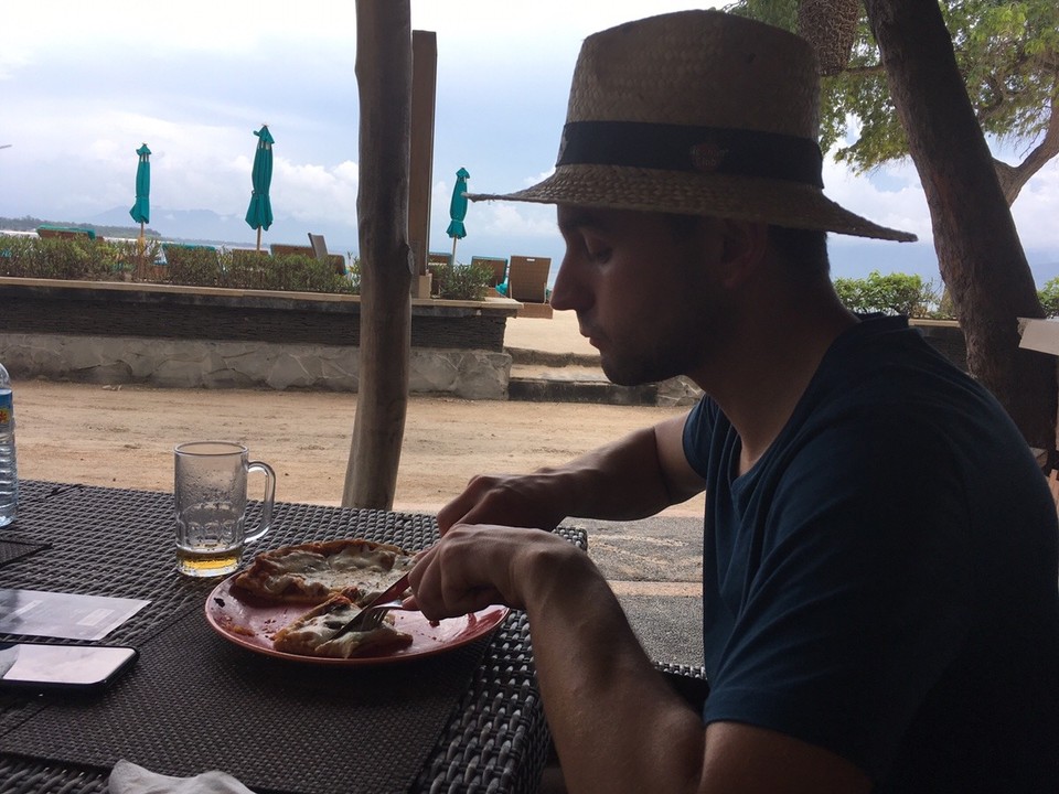 Indonesien - Lombok Utara - Für Paul gab es Pizza Margeritha
