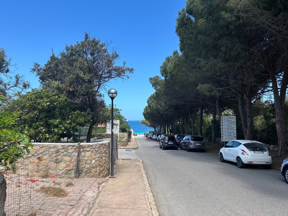 Deutschland - Delmenhorst - Wir haben Zeit und fahren nach Baia Sardinia. So schön. 