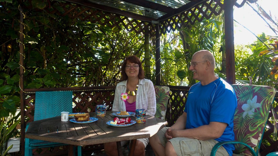 USA - Līhuʻe - Frühstück im Garten