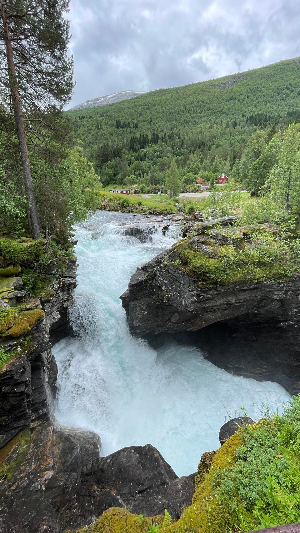 Norwegen - Åndalsnes - Tosender Wasserfall des Gudbrandsjuvet