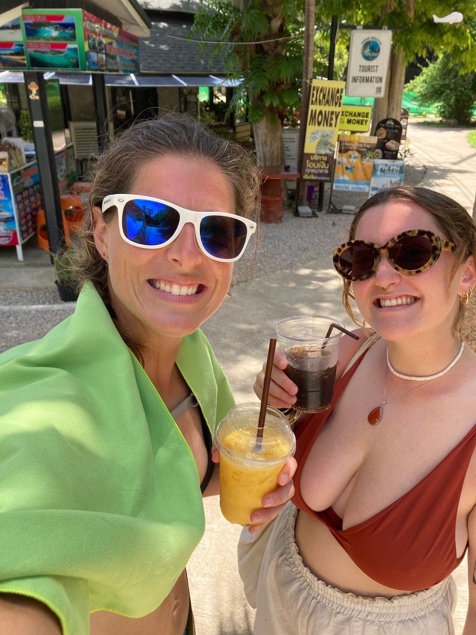 Thailand - Mueang Krabi - Ein Smoothie für zwischendurch - Mango, Maracuja und Banane