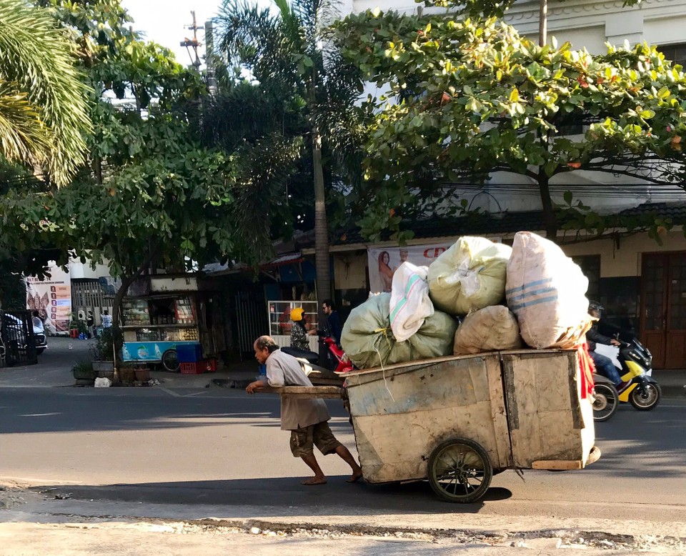 Indonesien - Coblong - Schwertransport