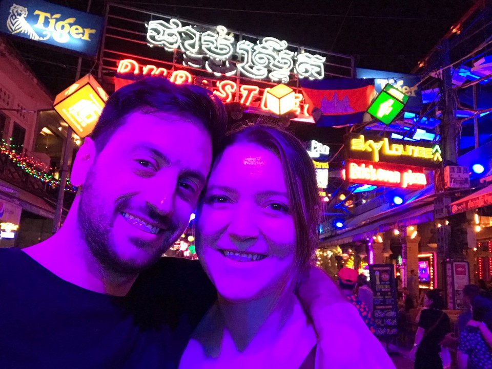 Thailand - Bangkok - Pub Strret abend dort