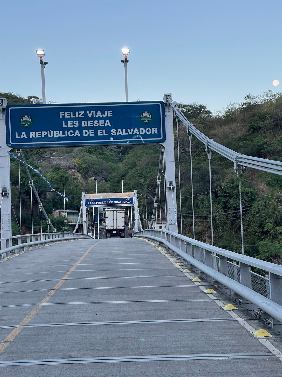 Guatemala - Antigua Guatemala - Heute Morgen hieß es schon wieder „Tschüss El Salvador“ - ein kurzer Aufenthalt in einem Land, das definitiv eine Reise wert ist! Überall ist der Hashtag #dontskipelsalvador zu lesen - durchaus zu recht 👩‍⚖️ 