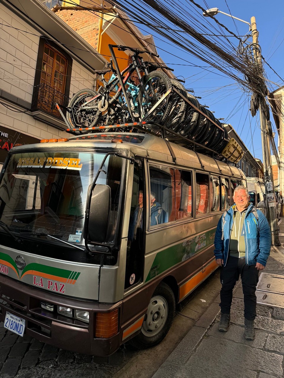 Bolivien - La Paz - Der Bus ist beladen, jetzt geht das Abenteuer los