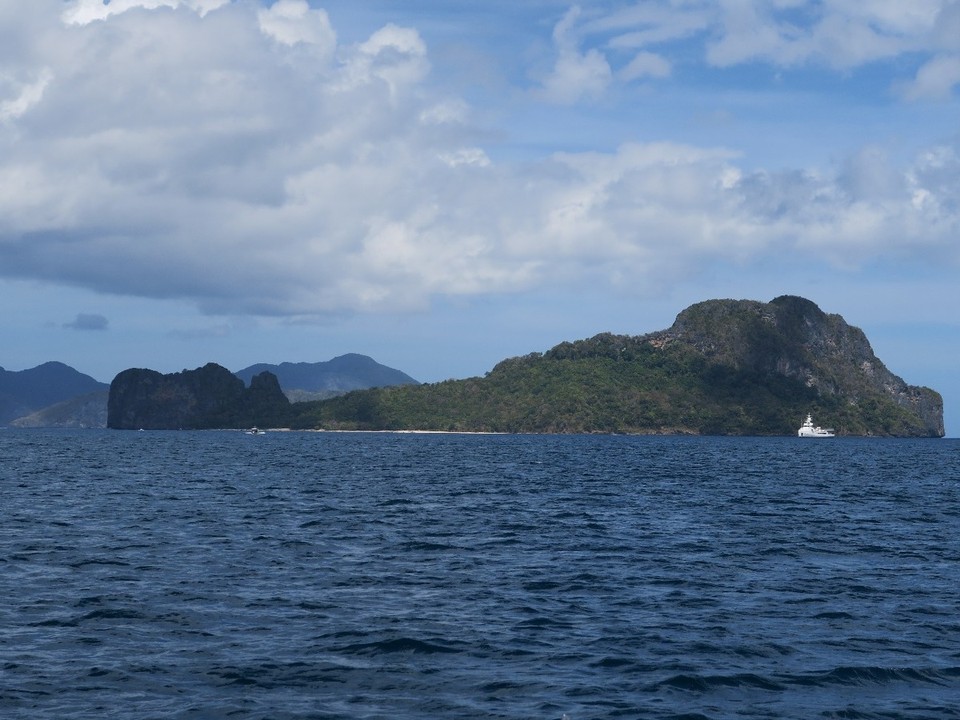 Philippines - El Nido - Tour C en island hopping : tour populaire pour faire des spots de snorkeling et naviguer d'ile en ile. Helicopter island