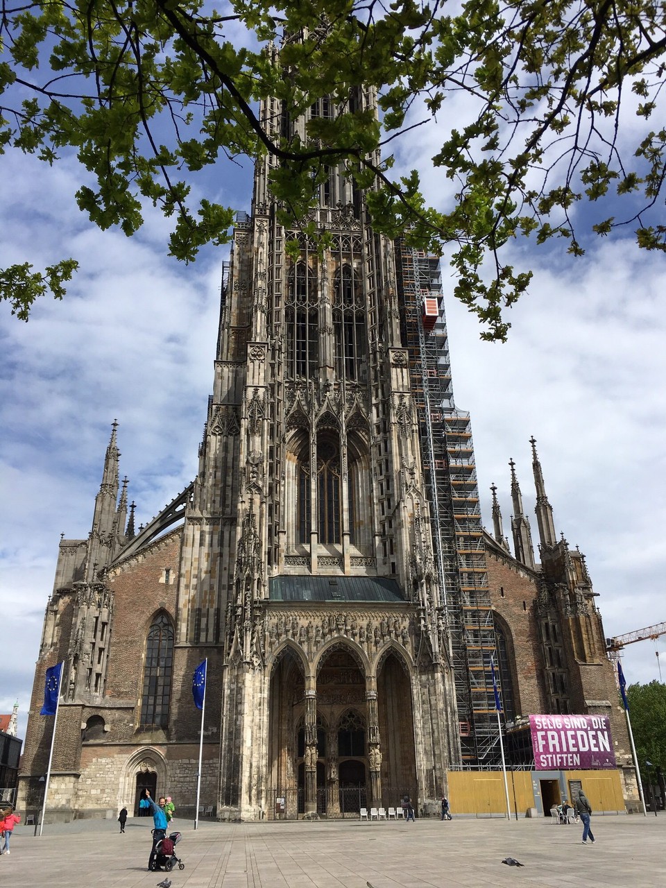 Deutschland - Oberschleißheim - Der „halbe Dom“ wie Beo ihn nennt (der Kölner hat ja 2 Spitzen), passt leider nicht ganz aufs Bild...