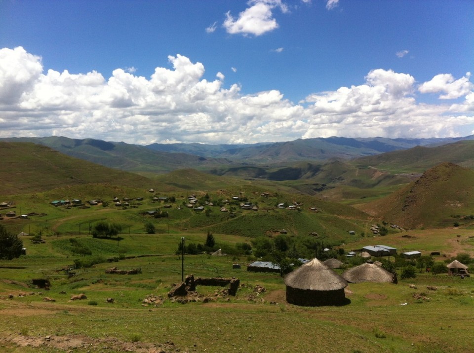 Lesotho - Maseru - Dörfer in Lesotho: Rundhütten...